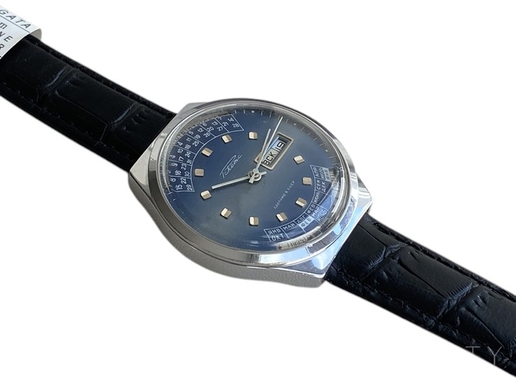 “College” Watch from the USSR - Image 4